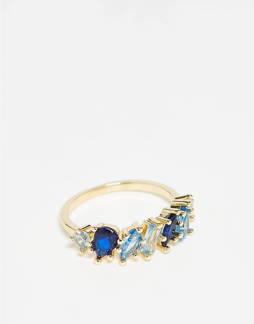 ASOS DESIGN - Goldfarbener Baguette-Ring mit Zirkonia-Schmucksteinen in Blautönen und Geschenkbeutel-Bunt von ASOS DESIGN