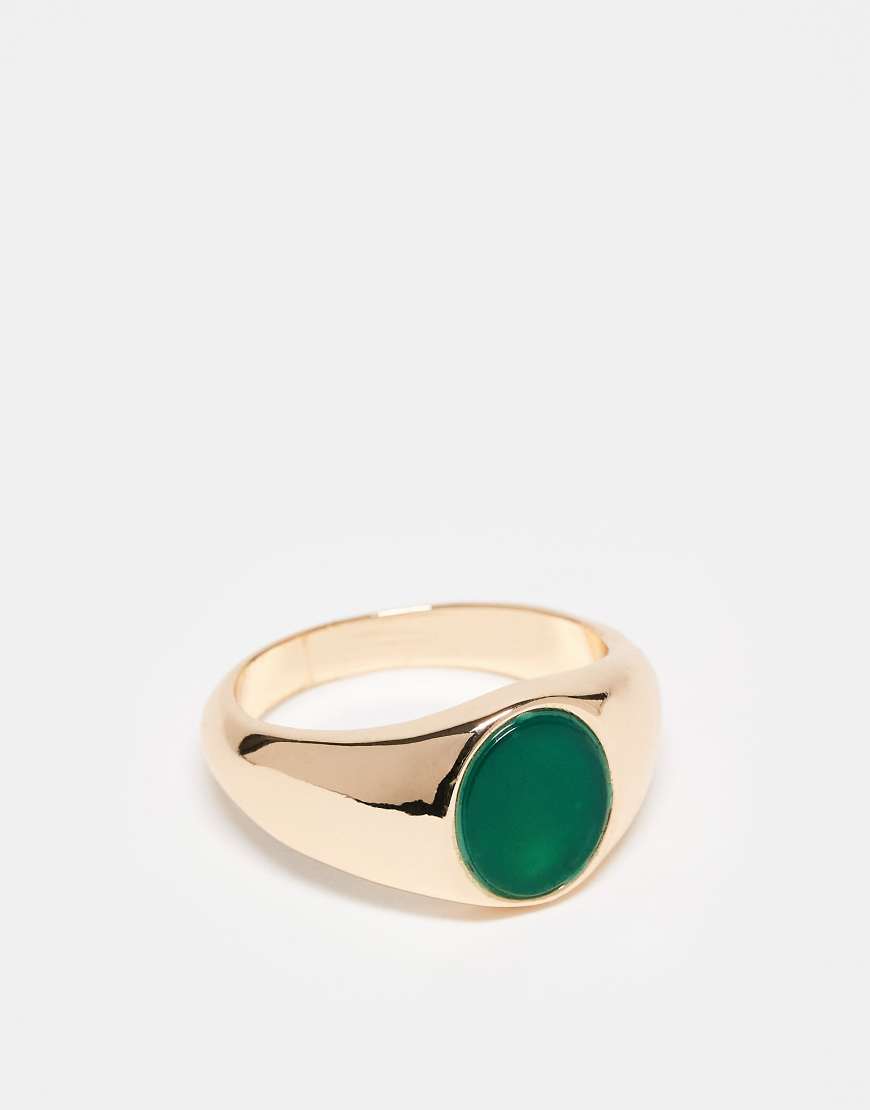 ASOS DESIGN - Goldfarbener Siegelring mit Halbedelstein in Smaragdgrün ASOS DESIGN - Goldfarbener Siegelring mit Halbedelstein in Smaragdgrün von ASOS DESIGN