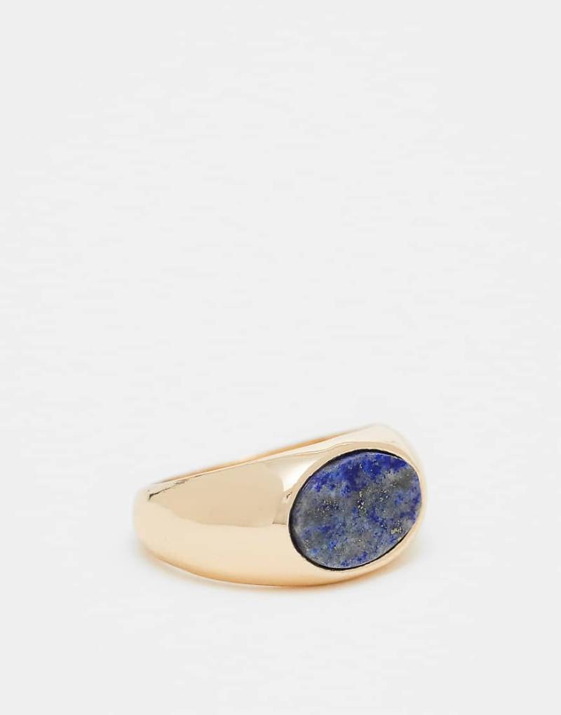 ASOS DESIGN - Goldfarbener Siegelring mit blauem Lapislazuli von ASOS DESIGN