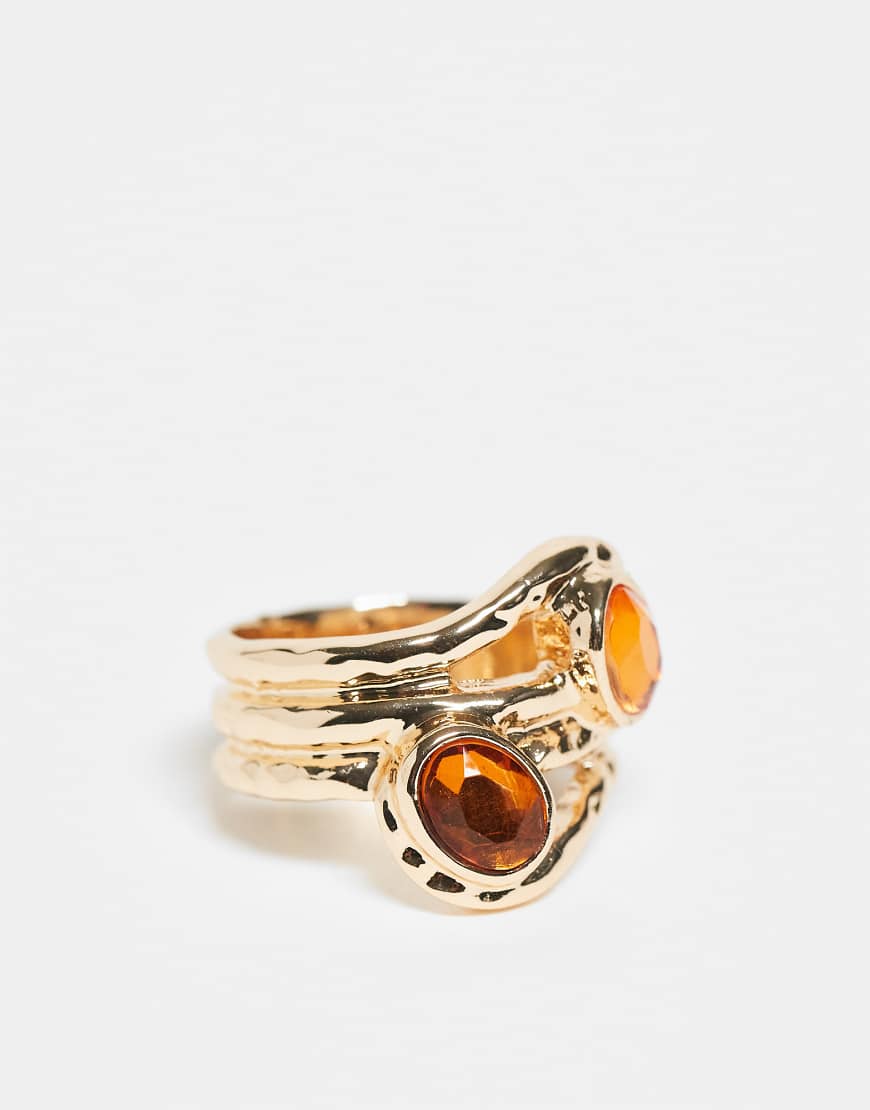 ASOS DESIGN - Goldfarbener Wickelring mit eingefassten Details in orangefarbener Kunststein- und in Harzsteinoptik von ASOS DESIGN