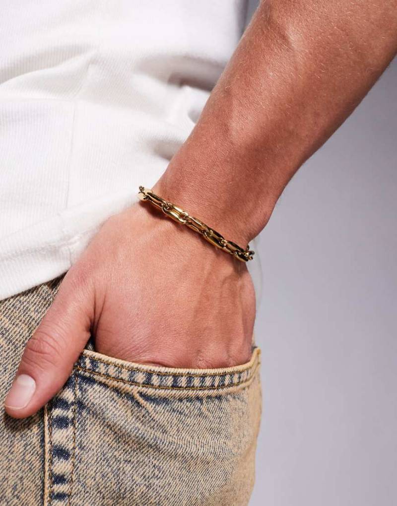 ASOS DESIGN - Goldfarbenes Armband aus wasserfestem Edelstahl mit rechteckigen ineinandergreifenden Kettengliedern von ASOS DESIGN