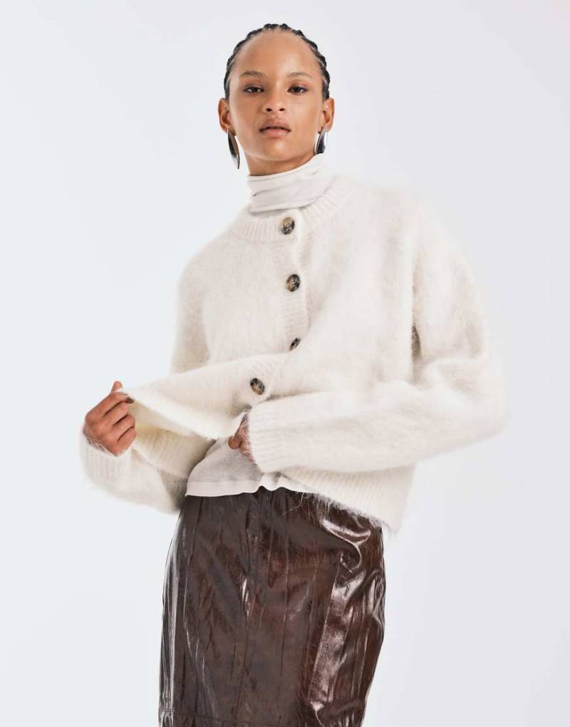 ASOS DESIGN - Hochwertige Strickjacke aus grober Alpakawolle in Creme-Weiß von ASOS DESIGN