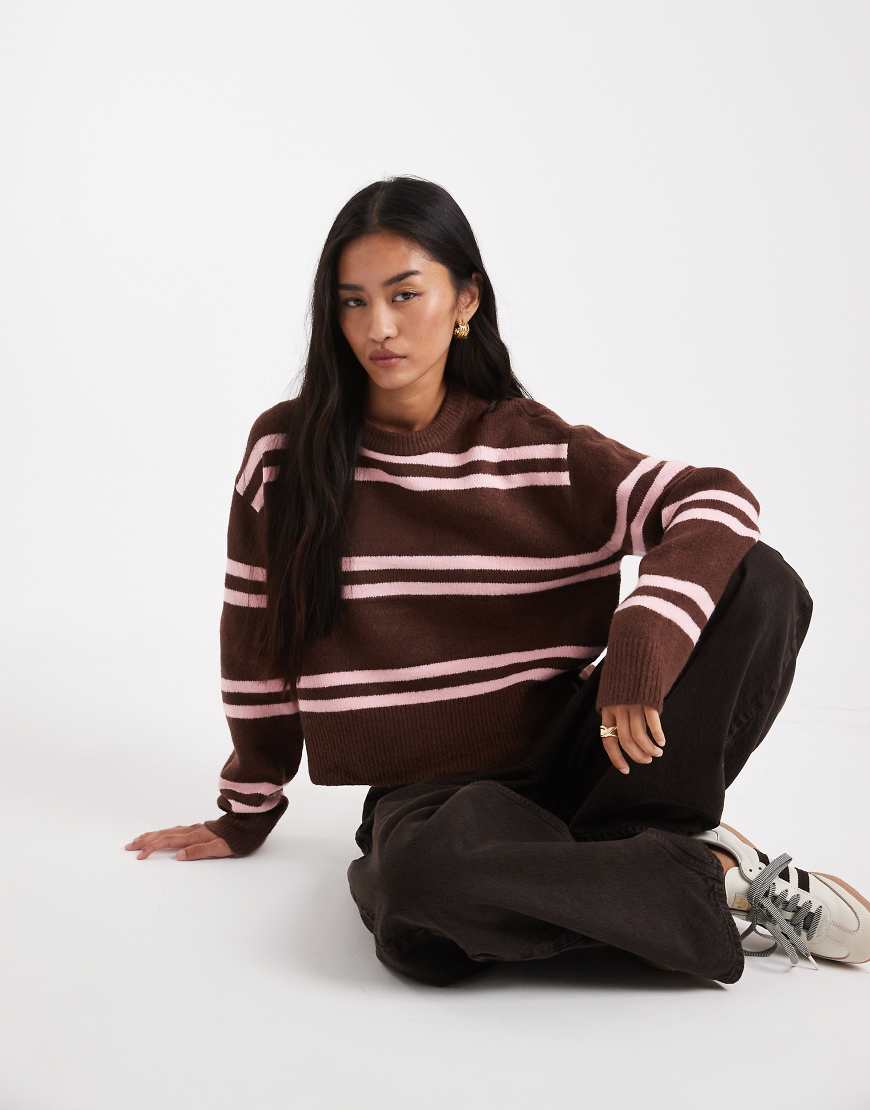 ASOS DESIGN - Grober Pullover in Schokobraun und Rosa mit Rundhalsausschnitt-Bunt von ASOS DESIGN