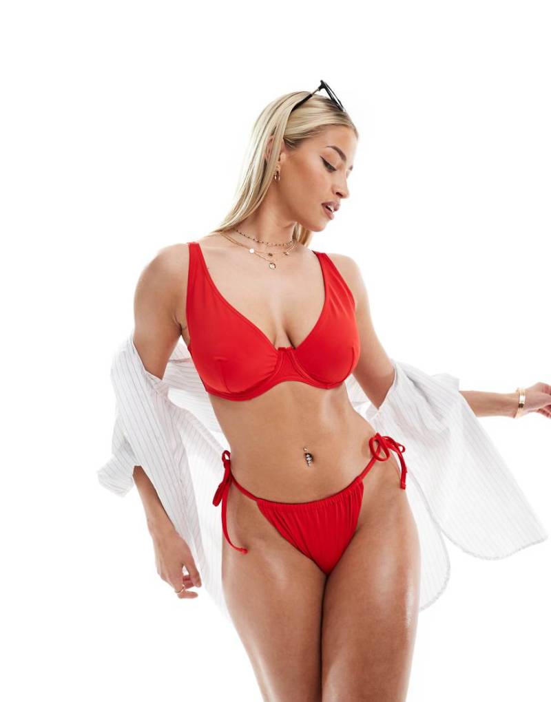 ASOS DESIGN - Größere Brust - Maya - Mix and Match - Bikinioberteil in Rot mit gestufter Vorderseite von ASOS DESIGN