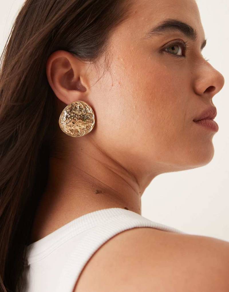 ASOS DESIGN - Große Ohrstecker in Gold-Optik mit rundem, strukturiertem Design-Goldfarben von ASOS DESIGN