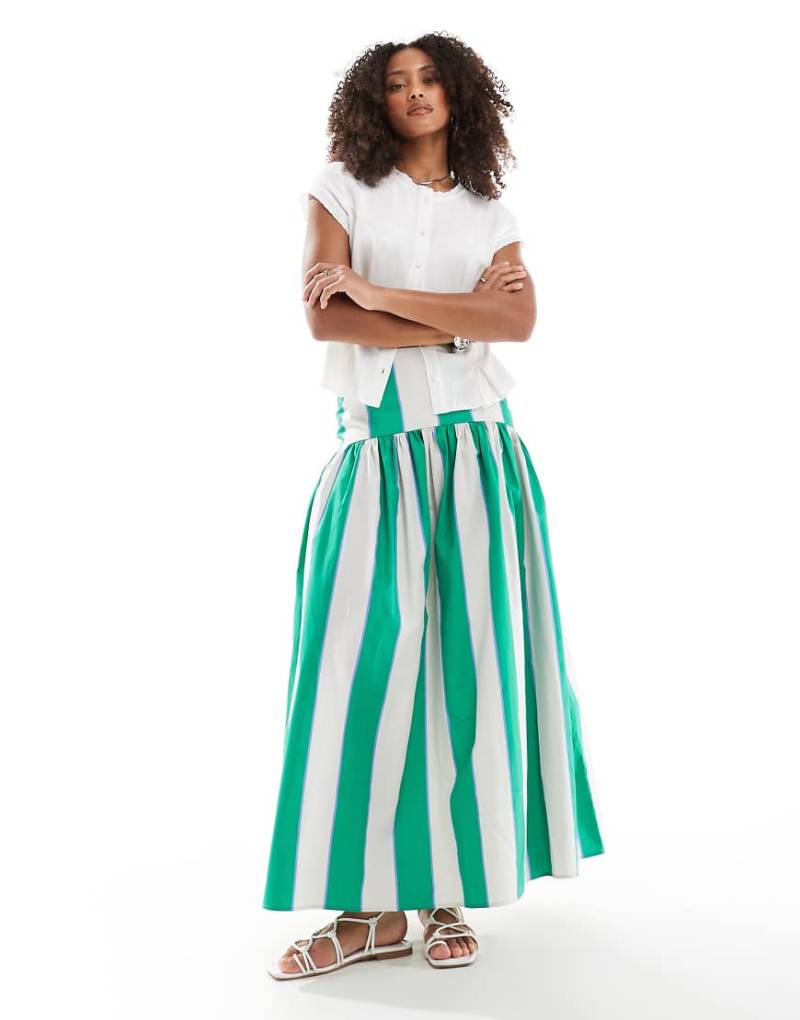 ASOS DESIGN - Grün gestreifter Maxirock mit tiefem Bund-Bunt ASOS DESIGN - Grün gestreifter Maxirock mit tiefem Bund-Bunt von ASOS DESIGN
