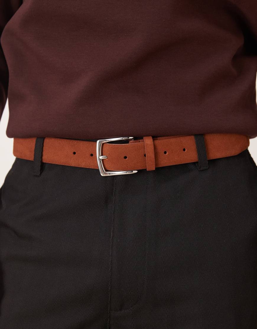 ASOS DESIGN - Eleganter Wildleder-Gürtel in Braun mit silberfarbener Schnalle-Brown von ASOS DESIGN