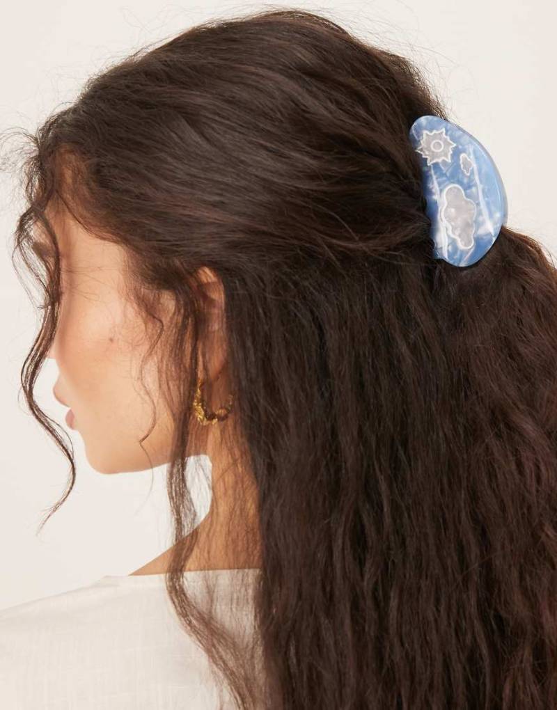 ASOS DESIGN - Haarklammer in Blau mit Wolken-Details von ASOS DESIGN