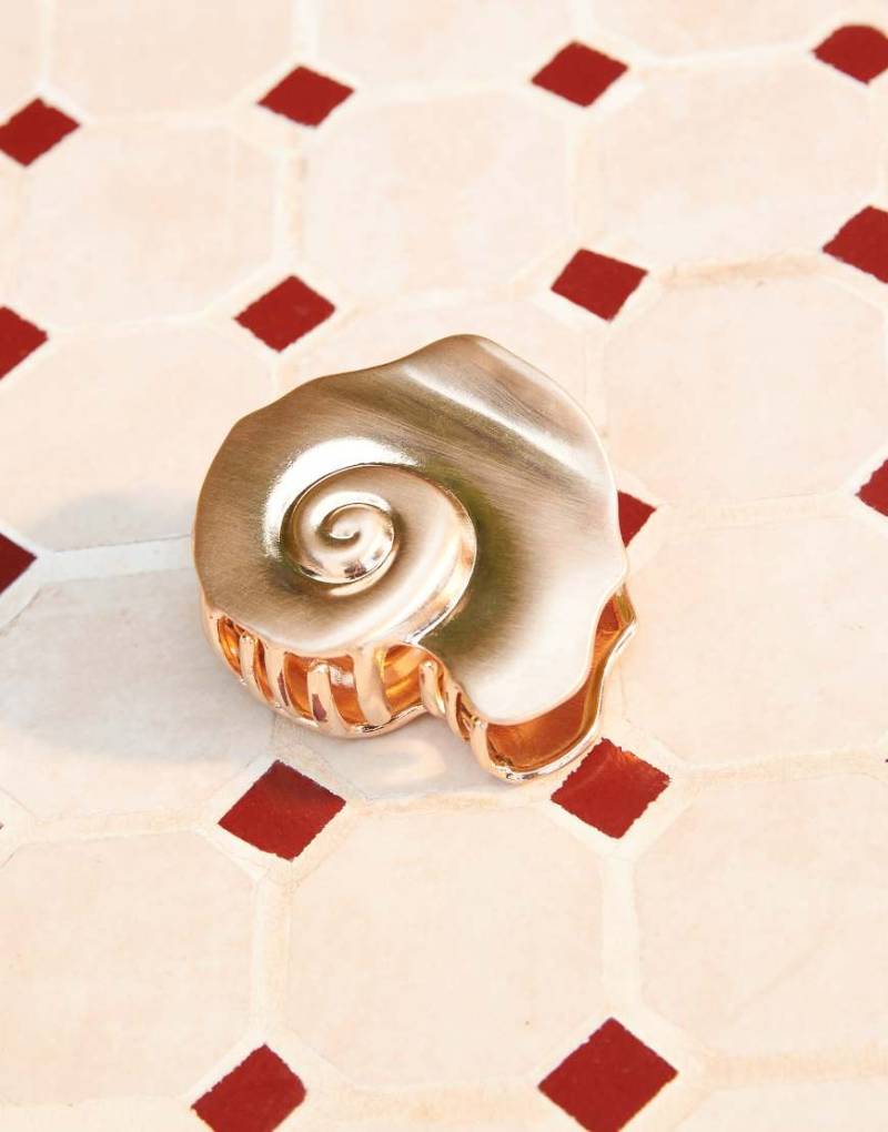 ASOS DESIGN - Haarklammer in matter Goldoptik mit Muscheldesign-Goldfarben von ASOS DESIGN