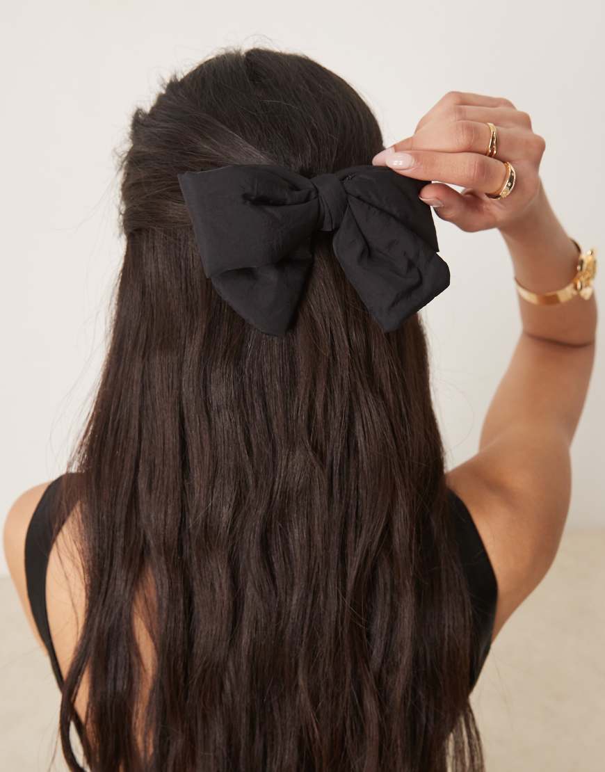 ASOS DESIGN - Haarspange mit wattierter Schleife-Schwarz von ASOS DESIGN