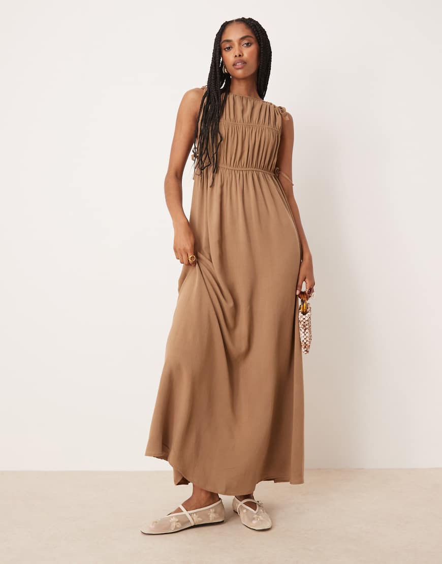 ASOS DESIGN - Hänger-Maxikleid in Steinbeige mit Raffung-Neutral ASOS DESIGN - Hänger-Maxikleid in Steinbeige mit Raffung-Neutral von ASOS DESIGN