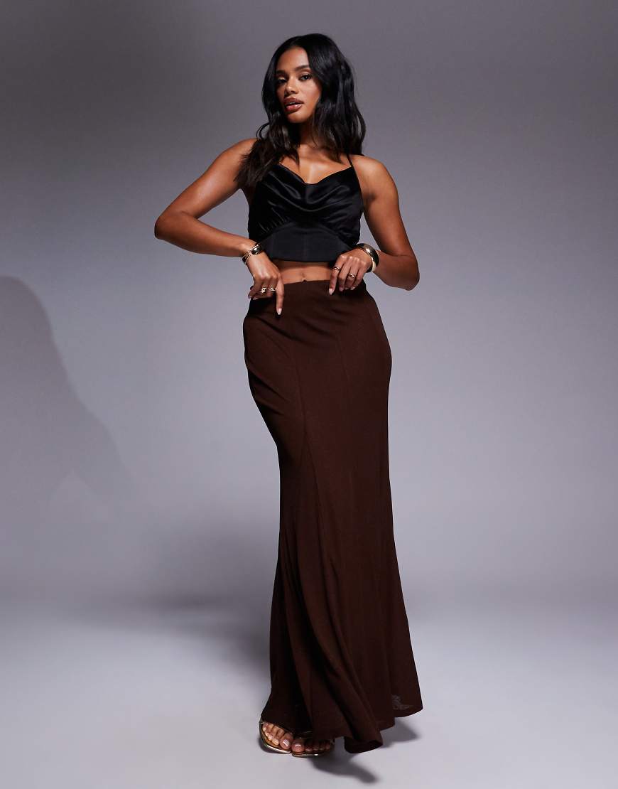 ASOS DESIGN - Halbtransparenter Maxirock in Braun mit Godet-Falten von ASOS DESIGN