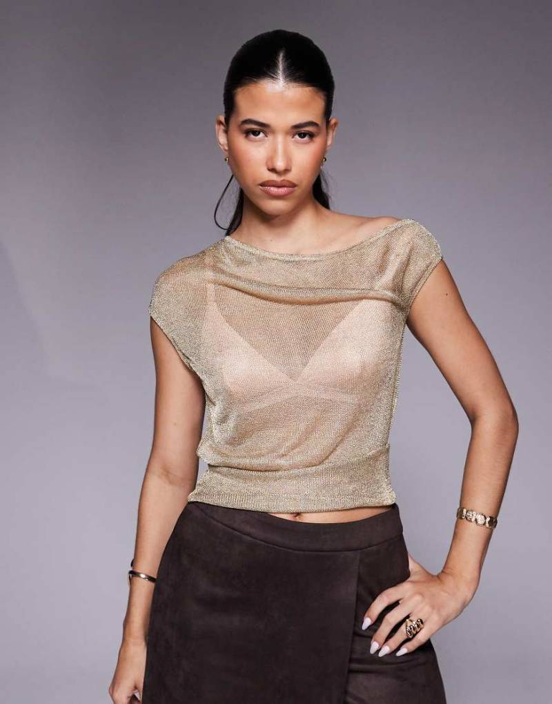 ASOS DESIGN - Leicht durchscheinendes Oberteil in Metallic-Gold mit asymmetrischer Schulterpartie-Goldfarben von ASOS DESIGN