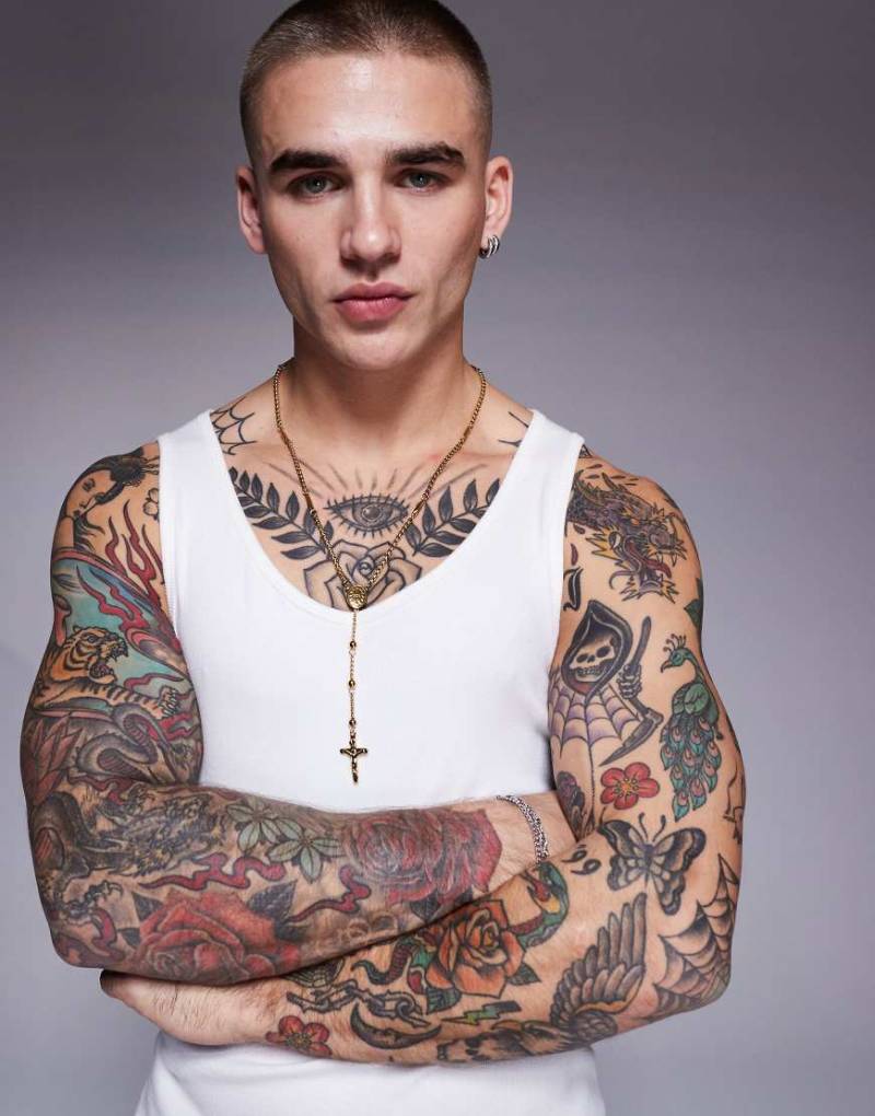 ASOS DESIGN - Goldfarbene Halskette aus wasserfestem Edelstahl im Rosenkranz-Design von ASOS DESIGN