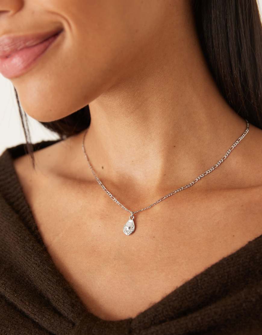 ASOS DESIGN - Halskette in Silber-Optik mit Anhänger mit Strassverzierung von ASOS DESIGN