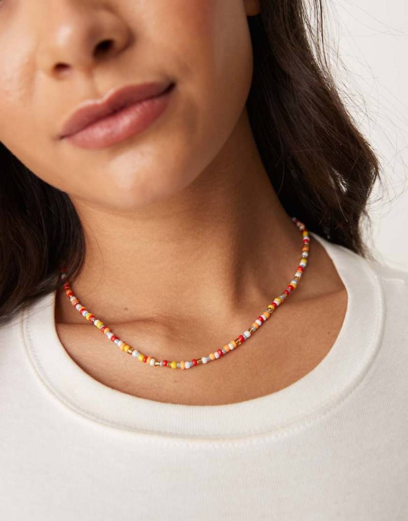 ASOS DESIGN - Halskette mit bunten Kunstperlen von ASOS DESIGN