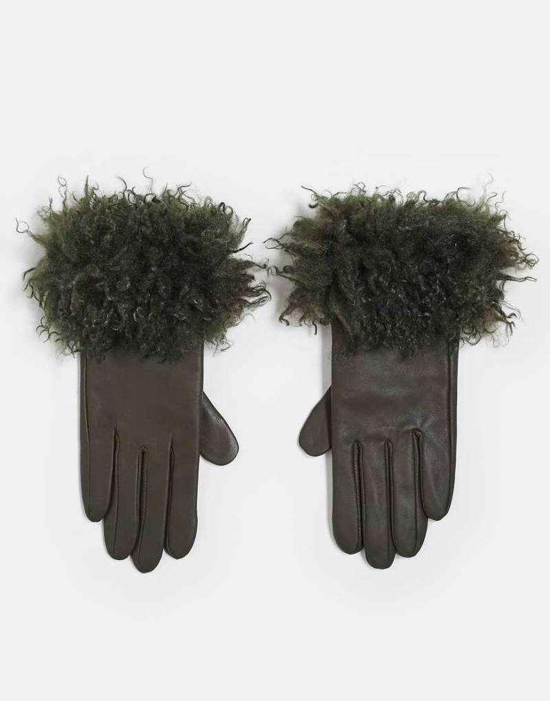 ASOS DESIGN - Handschuhe aus Leder in Grün mit Besatz aus mongolischem Kunstfell ASOS DESIGN - Handschuhe aus Leder in Grün mit Besatz aus mongolischem Kunstfell von ASOS DESIGN