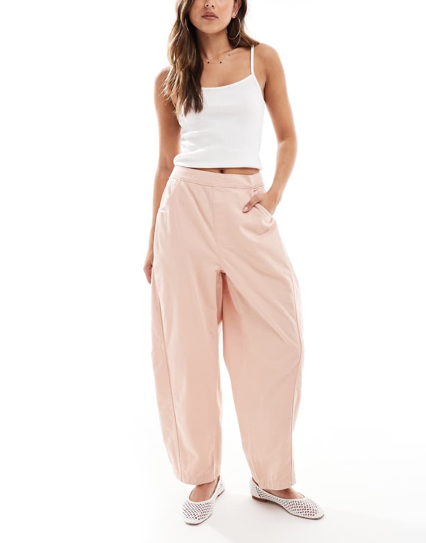 ASOS DESIGN - Harem - Barrel-Leg-Jeans in pfirsichfarbener Waschung-Rosa ASOS DESIGN - Harem - Barrel-Leg-Jeans in pfirsichfarbener Waschung-Rosa von ASOS DESIGN