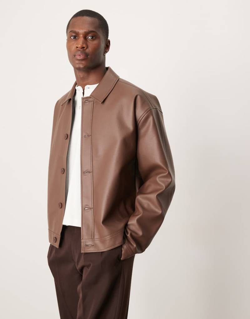 ASOS DESIGN - Harrington-Jacke in Braun aus Kunstleder von ASOS DESIGN