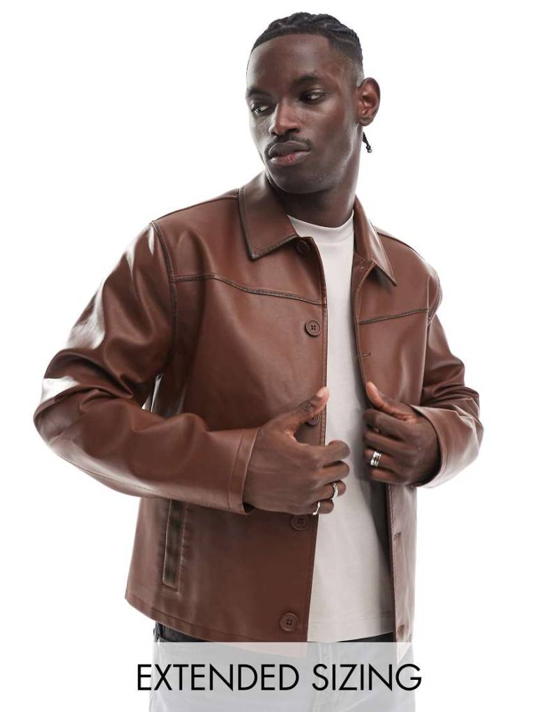 ASOS DESIGN - Harrington-Jacke aus Kunstleder in Braun von ASOS DESIGN