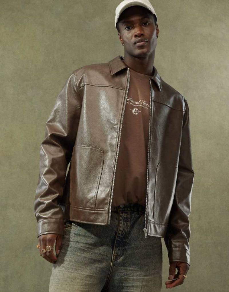 ASOS DESIGN - Harrington-Jacke aus Kunstleder in verwaschenem Braun von ASOS DESIGN