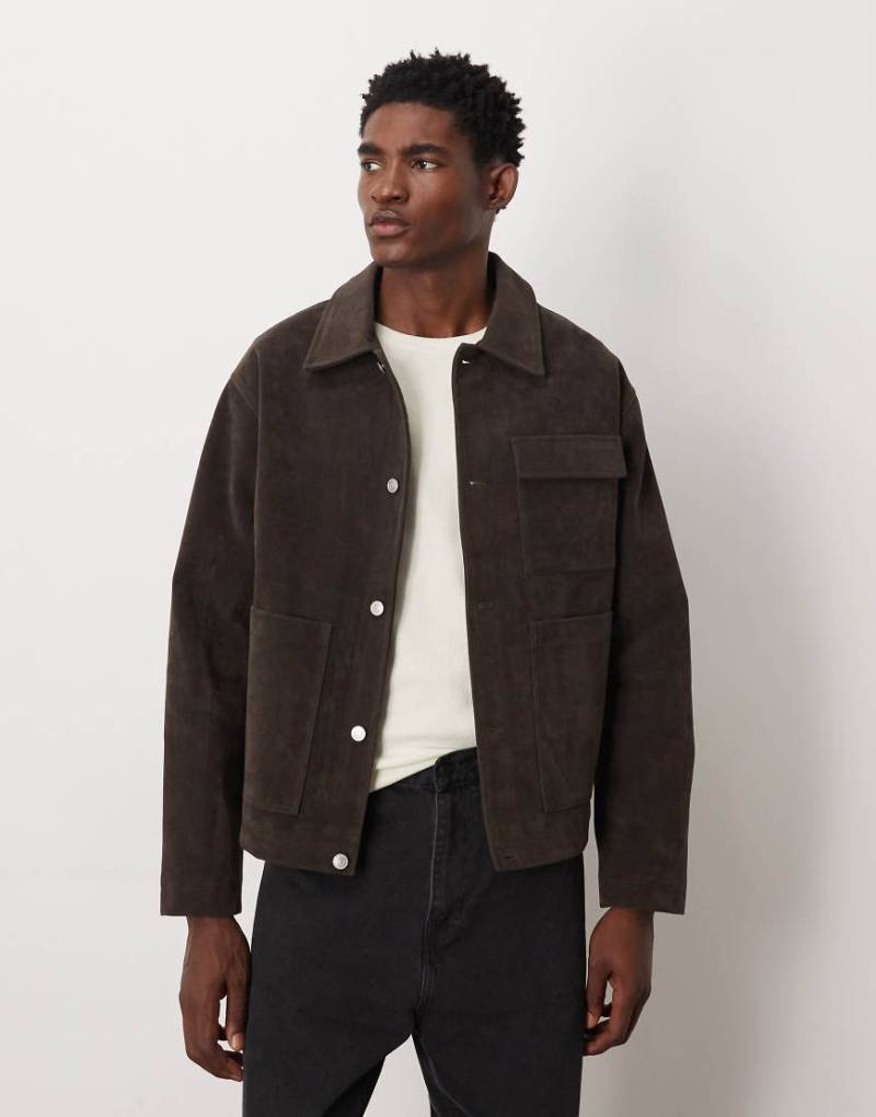 ASOS DESIGN - Harrington-Jacke aus Wildlederimitat in Braun-Schwarz von ASOS DESIGN