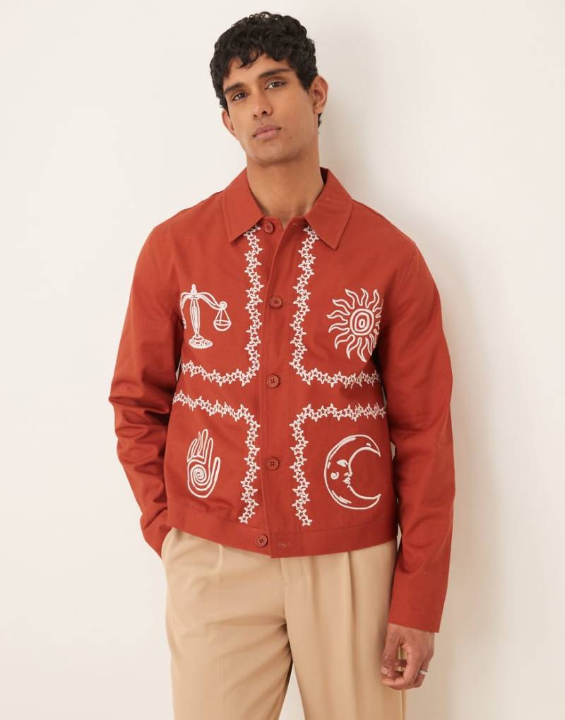 ASOS DESIGN - Harrington-Jacke in Rostrot mit Stickerei-Braun von ASOS DESIGN