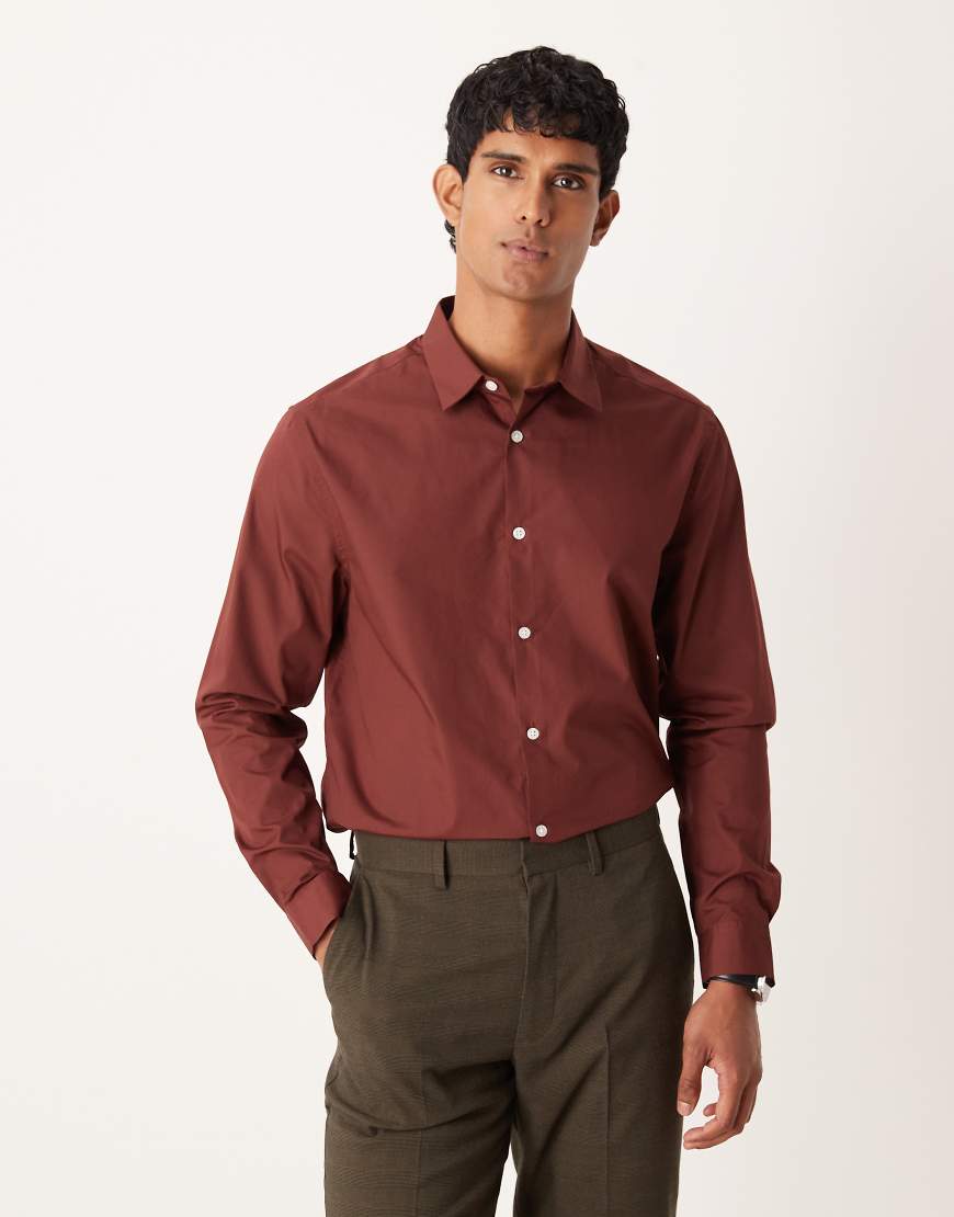 ASOS DESIGN - Hemd aus Popeline in Burgunderrot mit regulärer Passform von ASOS DESIGN