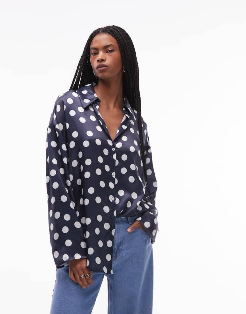 ASOS DESIGN - Hemd aus Satin mit Polka Dots und breiten Manschetten-Bunt von ASOS DESIGN
