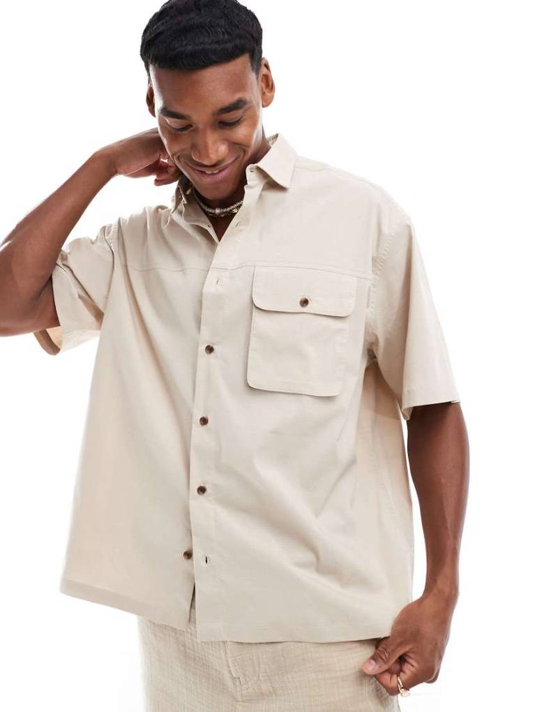 ASOS DESIGN - Hemd in Steinbeige mit Cargotaschen-Neutral von ASOS DESIGN