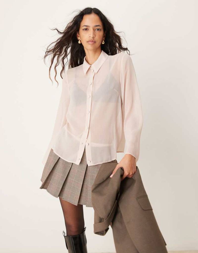 ASOS DESIGN - Hemd in transparentem Rosa mit Knitterstruktur-Weiß von ASOS DESIGN