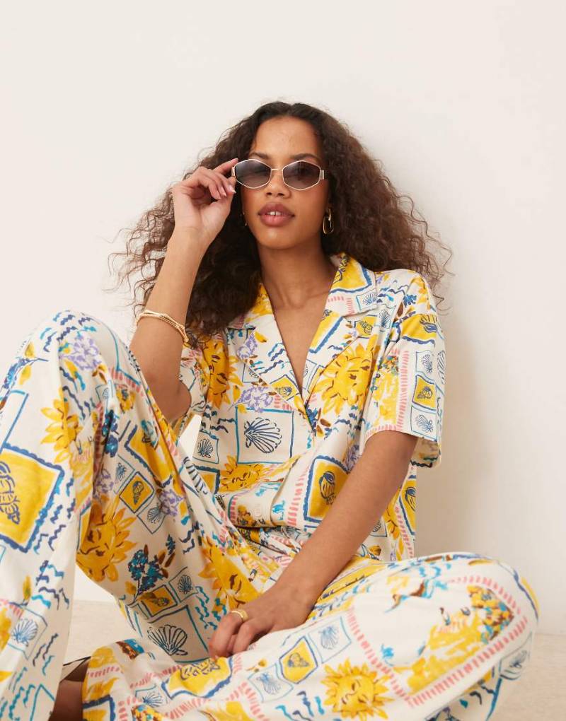 ASOS DESIGN - Hemdbluse in Leinenoptik mit Reverskragen und Postkartenmuster, Kombiteil-Weiß von ASOS DESIGN