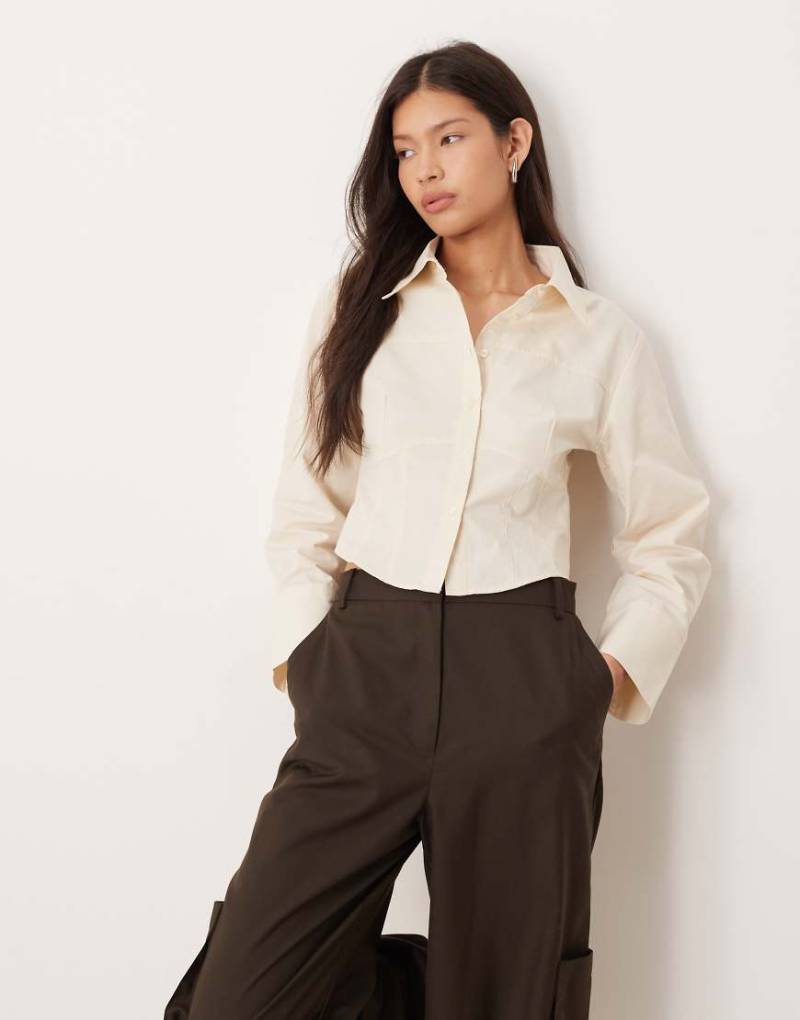 ASOS DESIGN - Hemdbluse in Weiß mit Korsettdetail und Cocoon-Ärmeln von ASOS DESIGN