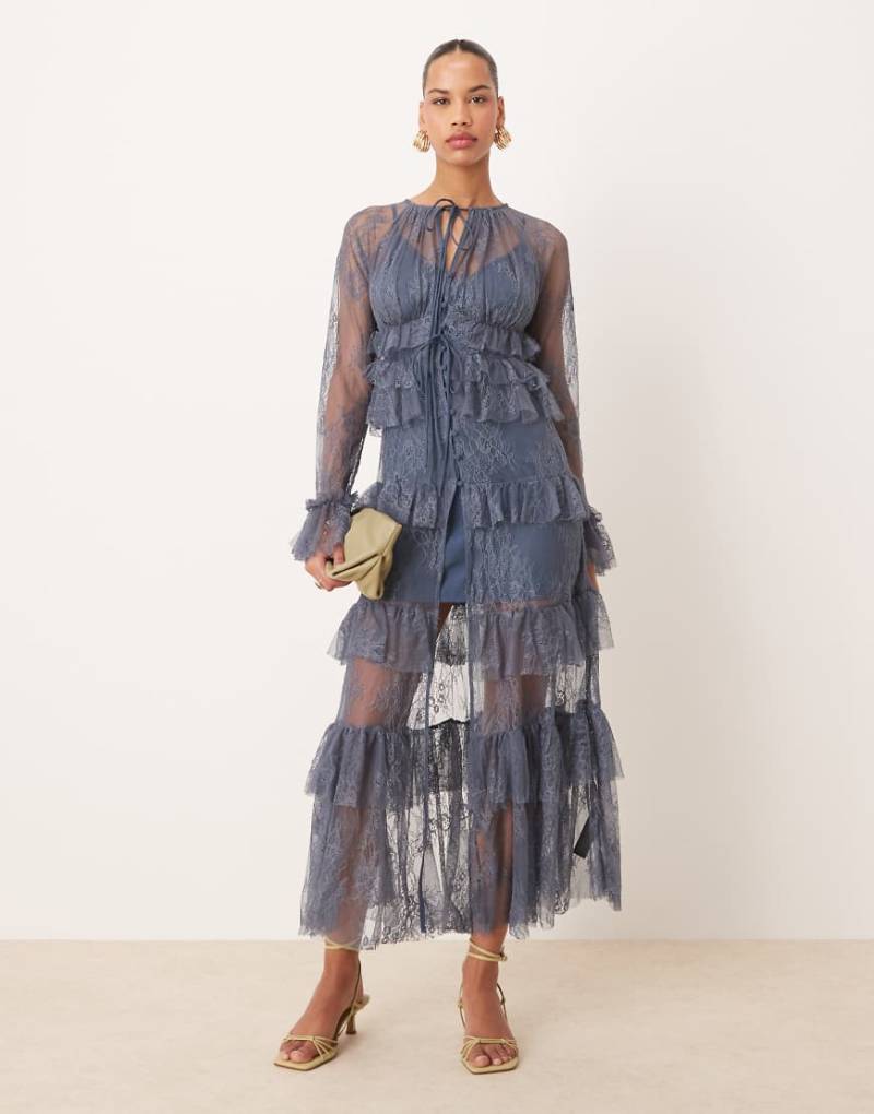 ASOS DESIGN - Hemdblusenkleid in Blau mit Knopfleisten vorne, Spitzen- und Rüschenverzierung-Braun von ASOS DESIGN