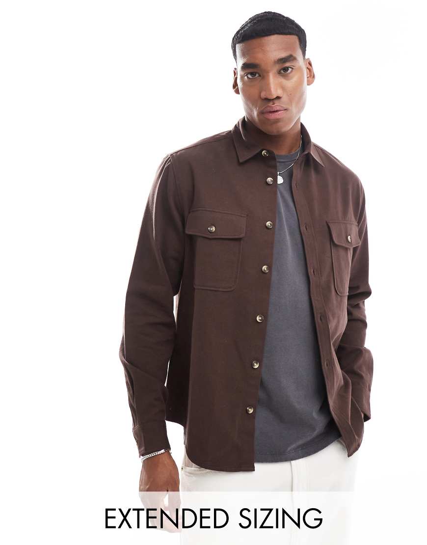 ASOS DESIGN - Hemdjacke aus Baumwolle in Dunkelbraun ASOS DESIGN - Hemdjacke aus Baumwolle in Dunkelbraun von ASOS DESIGN