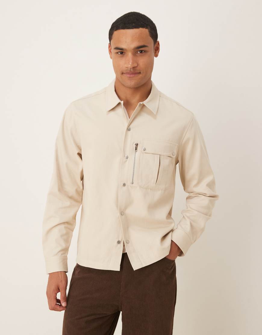 ASOS DESIGN - Hemdjacke aus Canvas in Steinbeige mit Utility-Tasche-Neutral von ASOS DESIGN