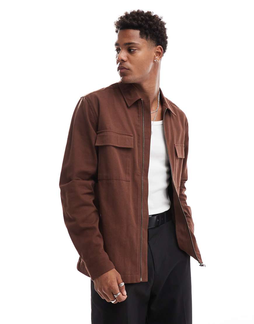 ASOS DESIGN - Hemdjacke in Braun mit Reißverschluss vorne ASOS DESIGN - Hemdjacke in Braun mit Reißverschluss vorne von ASOS DESIGN