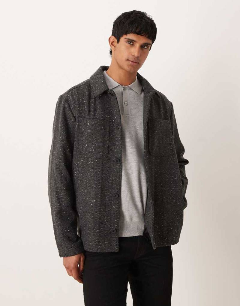 ASOS DESIGN - Hemdjacke in Wolloptik mit anthrazitgrauem Fischgrätmuster von ASOS DESIGN