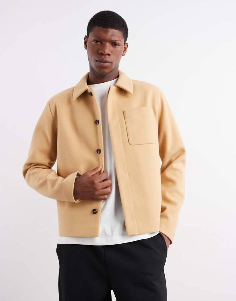 ASOS DESIGN - Hemdjacke mit Wolloptik in Camel-Neutral von ASOS DESIGN