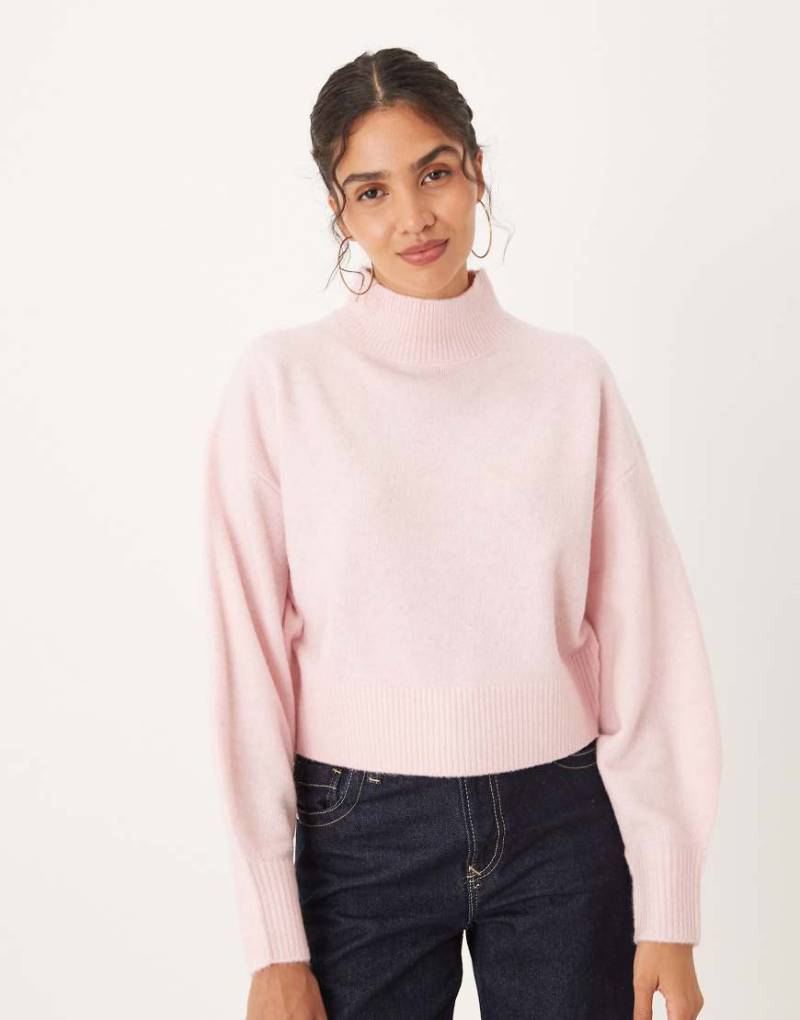 ASOS DESIGN - Hochgeschlossener Pullover in Hellrosa von ASOS DESIGN