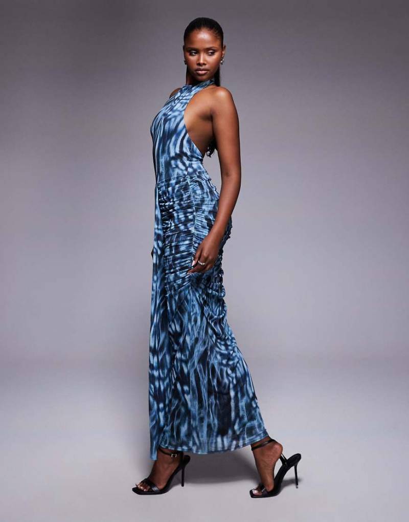 ASOS DESIGN - Hochgeschlossenes, ärmelloses Maxikleid in Blau mit Print und Schärpe vorne-Bunt von ASOS DESIGN