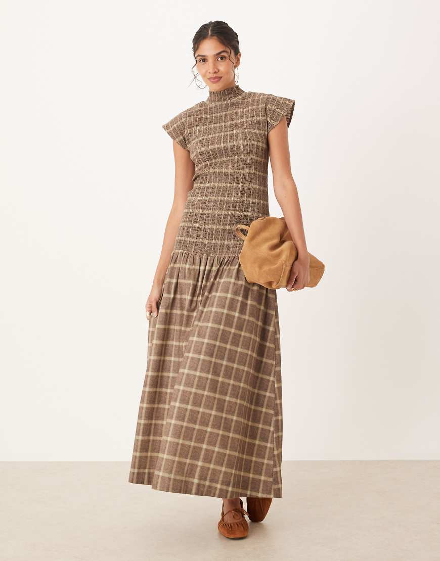 ASOS DESIGN - Hochgeschlossenes, gesmoktes Maxikleid mit Karomuster und tiefer Taille-Bunt von ASOS DESIGN