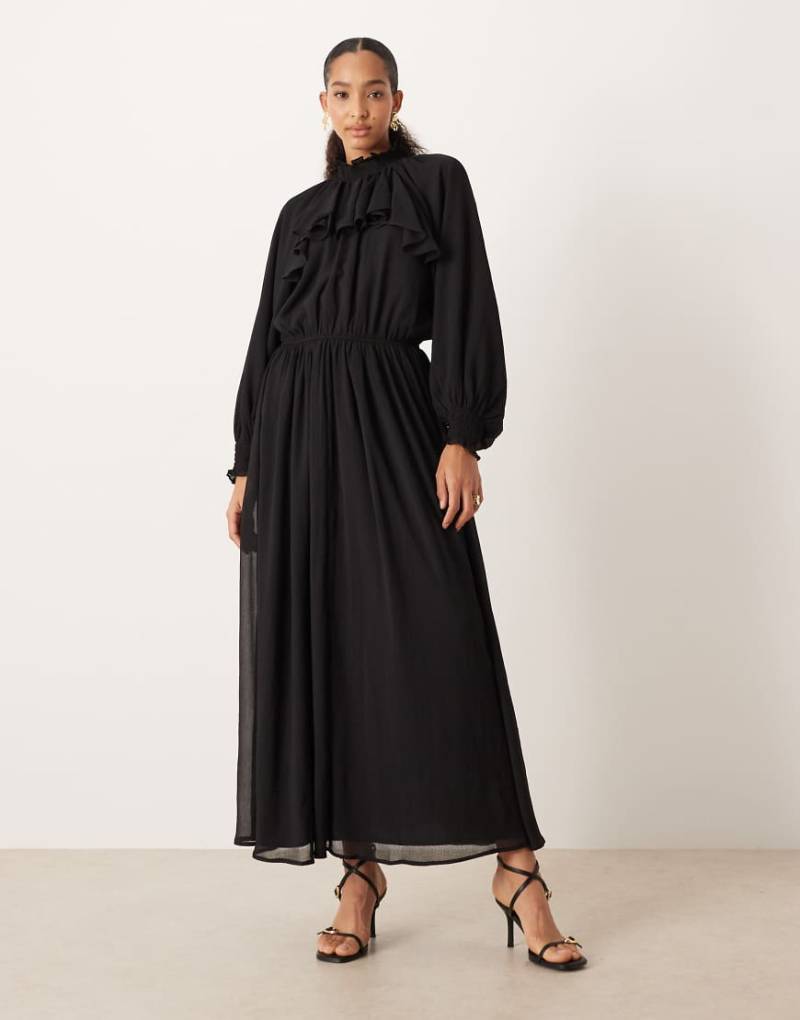 ASOS DESIGN - Hochgeschlossenes Chiffon-Maxikleid in Schwarz mit Rüschendetail von ASOS DESIGN