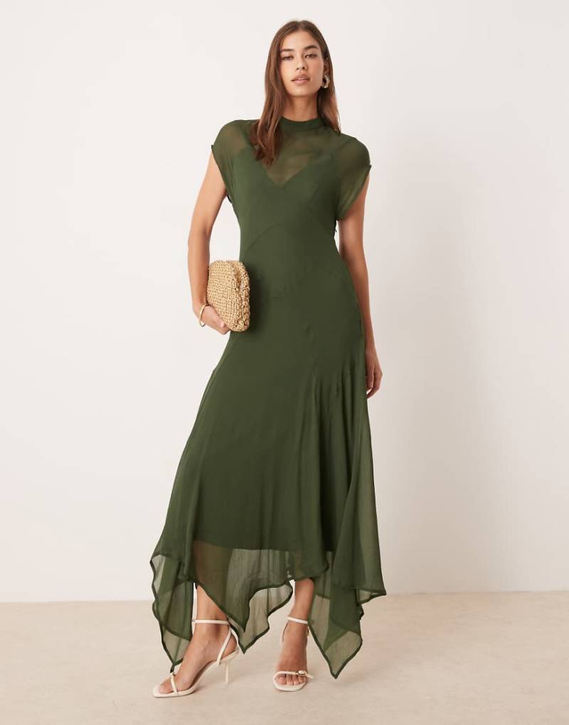 ASOS DESIGN - Hochgeschlossenes Chiffon-Maxikleid in dunklem Moosgrün mit Zipfelsaum von ASOS DESIGN