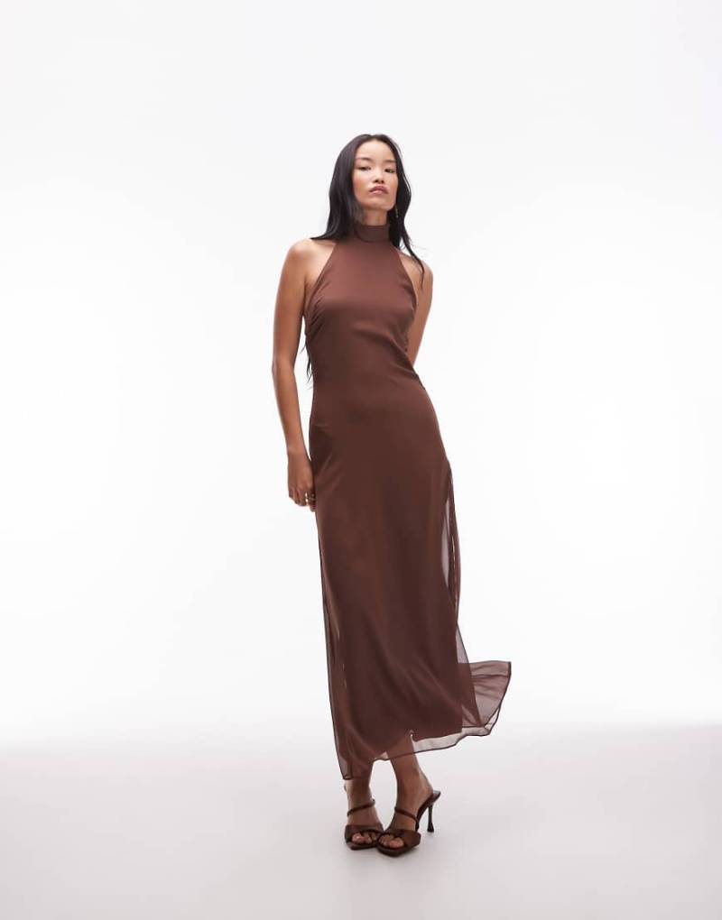 ASOS DESIGN - Hochgeschlossenes Maxikleid aus Chiffon in Schokobraun-Brown von ASOS DESIGN