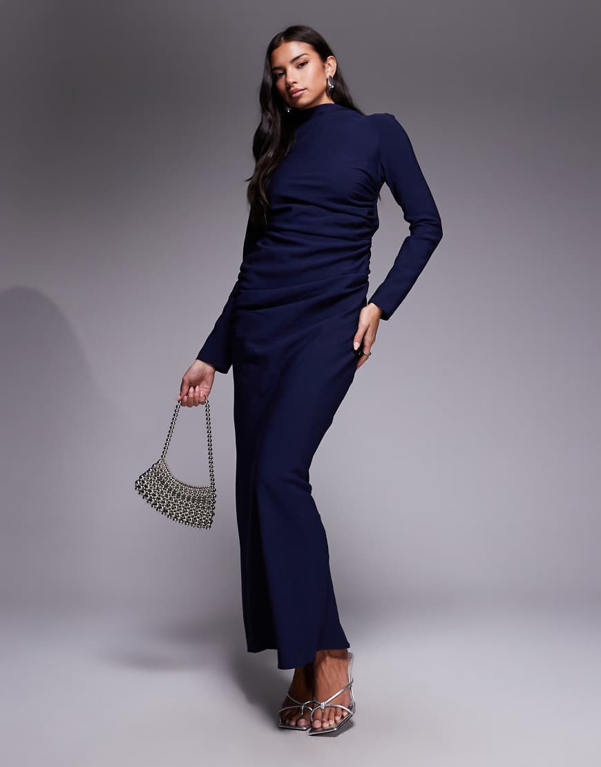ASOS DESIGN - Hochgeschlossenes Maxikleid in Marineblau mit seitlicher Raffung von ASOS DESIGN