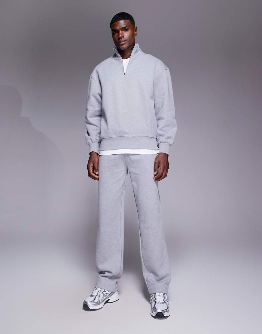 ASOS DESIGN - Hochwertige, schwere Jogginghose in meliertem Grau mit geradem Bein, 400 g/m² ASOS DESIGN - Hochwertige, schwere Jogginghose in meliertem Grau mit geradem Bein, 400 g/m² von ASOS DESIGN