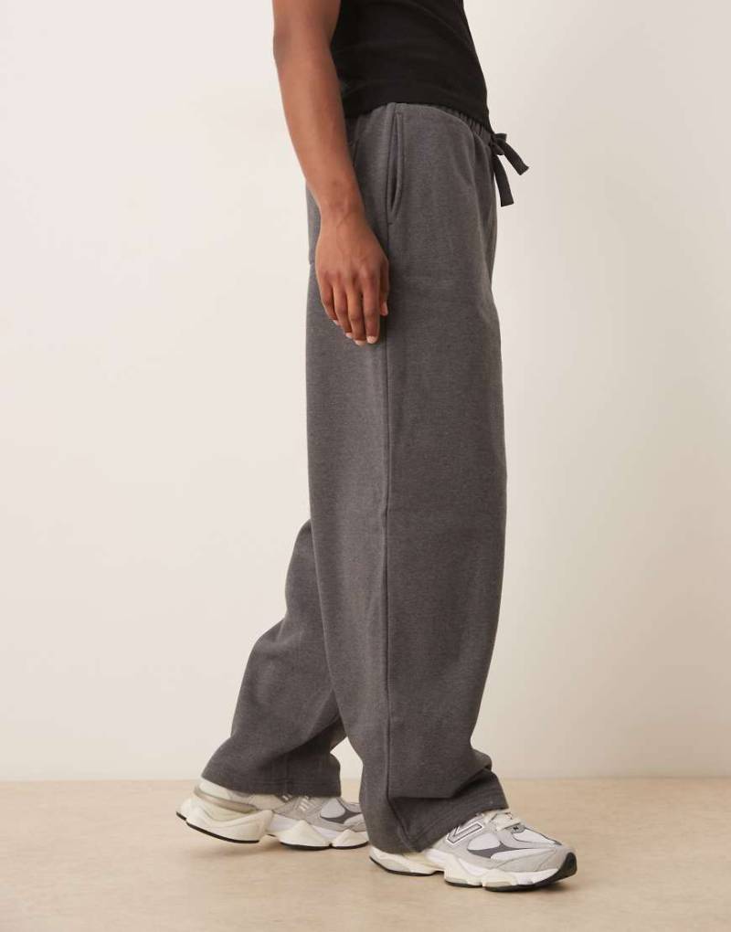 ASOS DESIGN - Hochwertige, schwere Oversize-Jogginghose mit Ballonschnitt in Anthrazit meliert, 400 g/m²-Grau von ASOS DESIGN