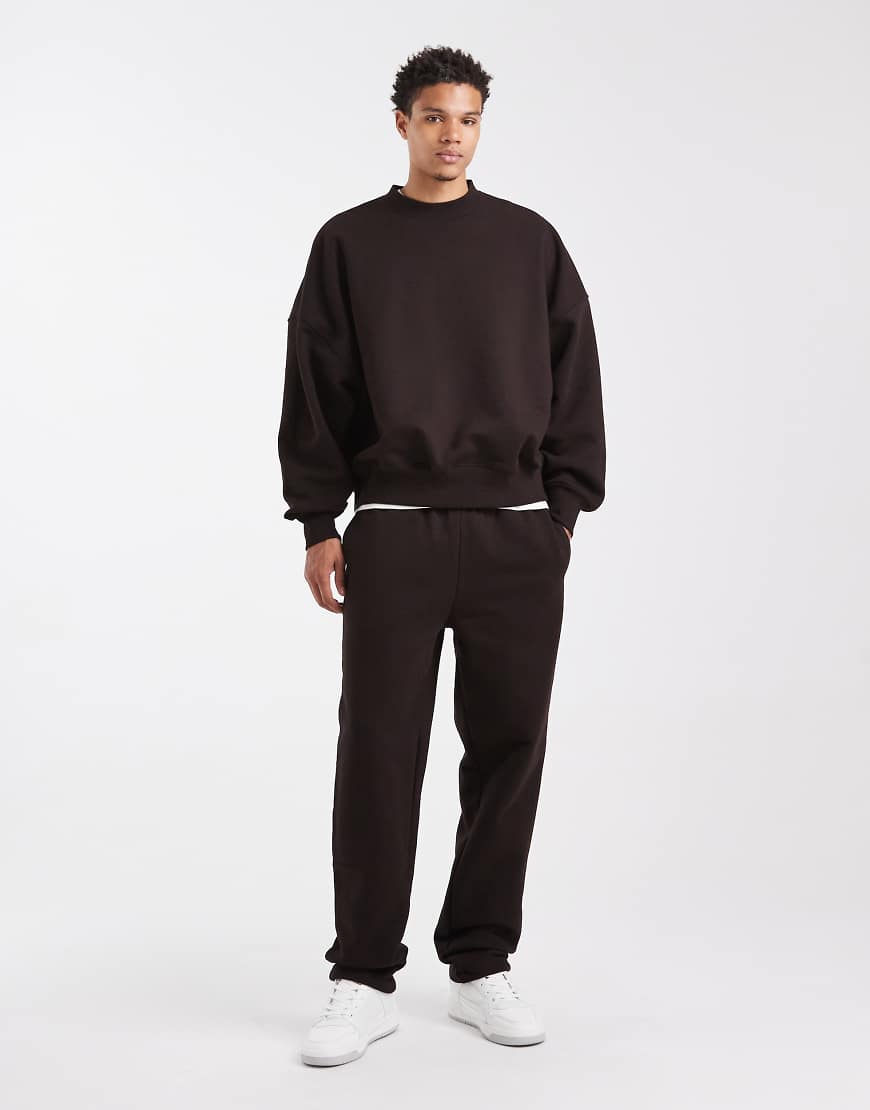 ASOS DESIGN - Hochwertige Jogginghose aus schwerem Stoff in Braun mit geradem Bein, 400 g/m²-Brown von ASOS DESIGN