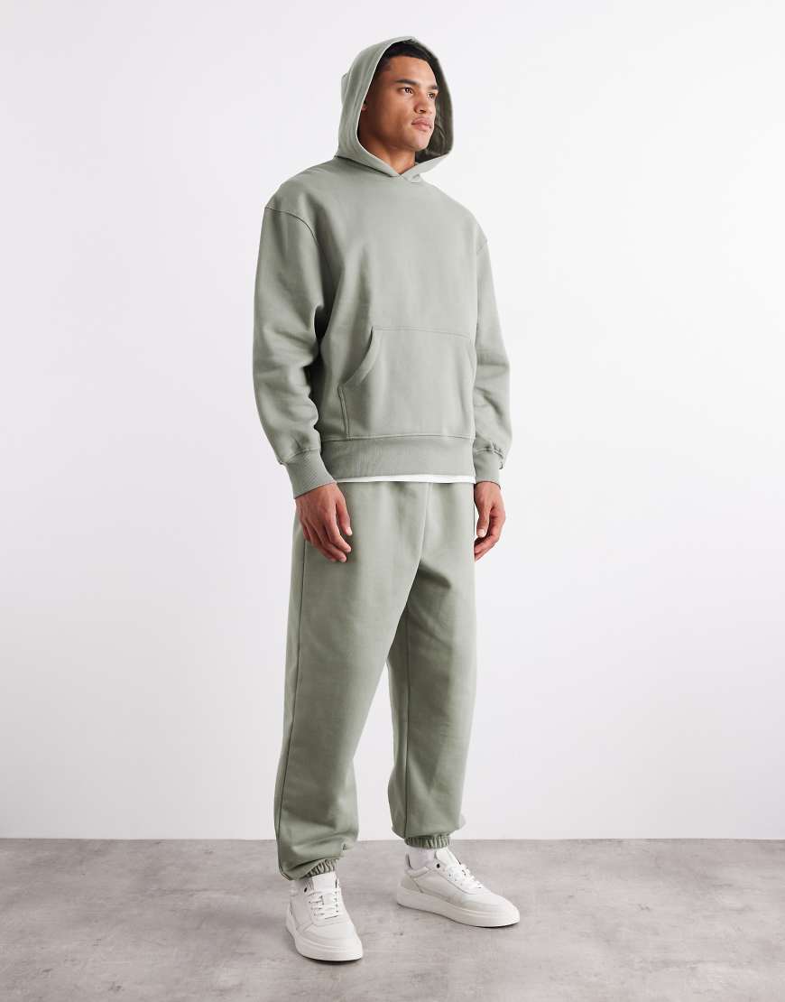 ASOS DESIGN - Hochwertige Relaxed-Fit-Jogginghose aus schwerem Stoff in Salbeigrün, 400 g/m² von ASOS DESIGN
